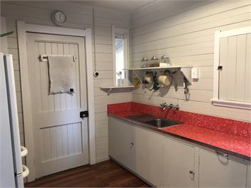 The Shack - Boatshed and Bach - Rotorua