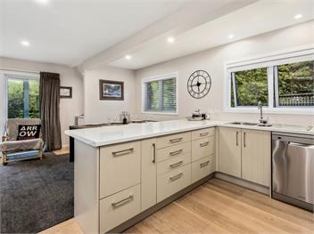 The Hillvue with Spa (Bachcare) - Arrowtown