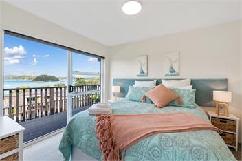 Wallace house accommodates 10 guests with option to book Ariel's Den a separate apartment onsite, sleeps 1- 4 - Bay Of Islands