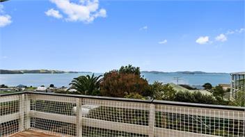 Crystal Clear (Bachcare) - Snells Beach