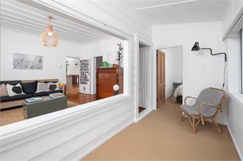 Quintessential Russell Cottage Right In The Heart Of The Village - Russell