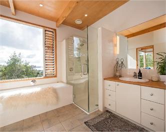 Resort-Style Home in Paihia - with Heated Pool! - Paihia