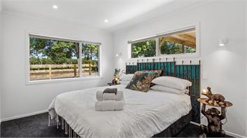 The Whitehouse (Bachcare) - New Plymouth