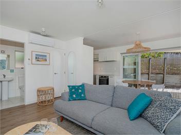 The Blockhouse (Bachcare) - Whangamata
