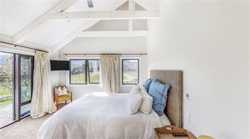 Kiwiesque - Luxury Lodge Vineyard Accommodation - Napier