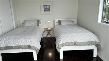 Contemporary 4 bedroom beachhouse - Omaha Beach