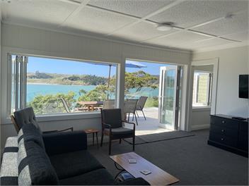 RAGLAN - STUNNING HARBOUR VIEWS - Waikato