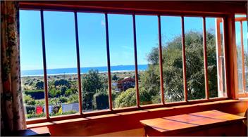 Montrose Pet Friendly Heritage Beach House - Dunedin