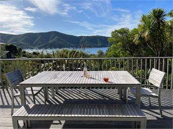 Picturesque Waikawa (Bachcare) - Picton