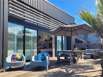 Laze Daze - Coromandel