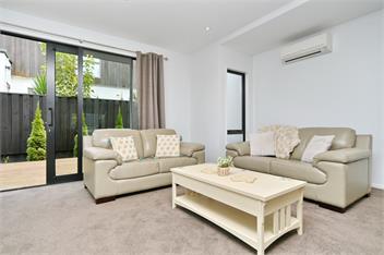 City Townhouse - 2BR Comfort, Private & Parking - Christchurch