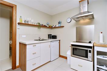Studio 85 - Christchurch Holiday Homes - Christchurch