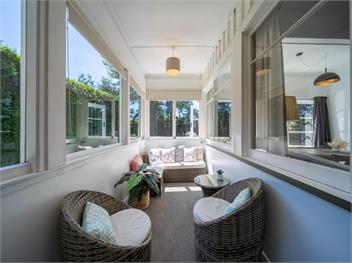Fiordland Hideaway (Bachcare) - Te Anau
