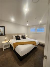 Central Wanaka Lakeview Luxury Apartment - Wanaka