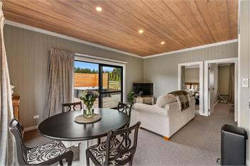 Stagford Barn with Private Hot Tub - Taupo
