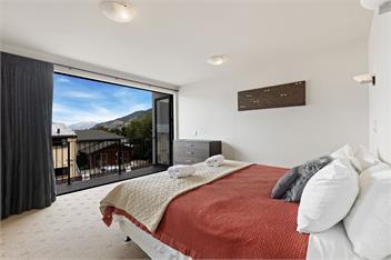Central 4 BDR Home | WI-FI | Views | Free Parking - Queenstown