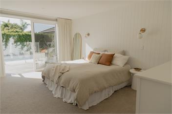 Papamoa Beach Retreat with Pool - Papamoa