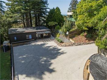 Modern Coastal Tree House (Bachcare) - Whangamata