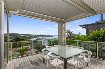 Spa and Surf Retreat (Bachcare) - 