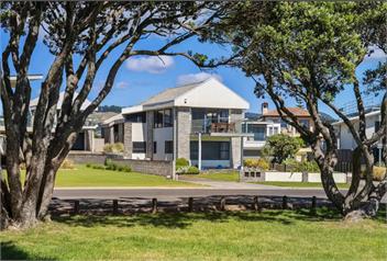 Whangamatā Beachfront Holiday Escape – Esplanade Drive  - 
