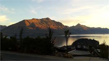 Downtown Queenstown View Apartment - Queenstown