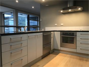 Astonishing Views Superb Waterfront Apartment - PICTON