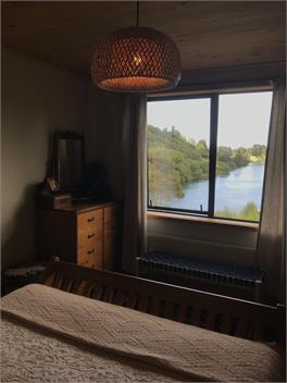 Awahuri - Waterfront River bend retreat (the Modern Bach!) - Taupo