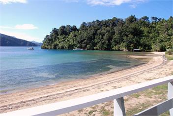 Clovelly Cottage - Near Picton