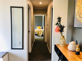 A designer's house (three bedroom holiday house) - Rotorua