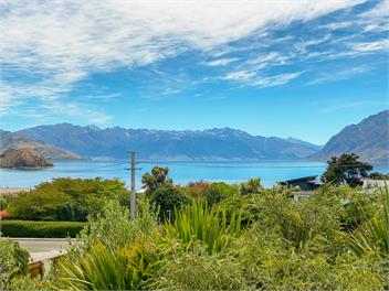 Stunning Panoramic views - 5 Bedrooms - 15m to Wanaka - Wanaka