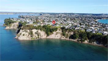 Whale Cove - clifftop holiday home - Whangaparaoa