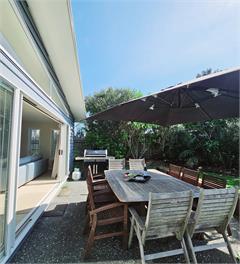 PETES BEACH HOUSE. - WARKWORTH