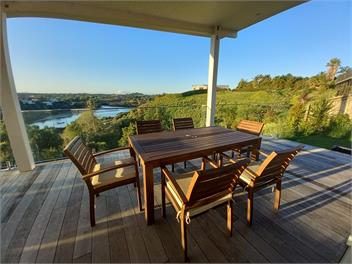 Stylish modern home with spectacular views - Kerikeri