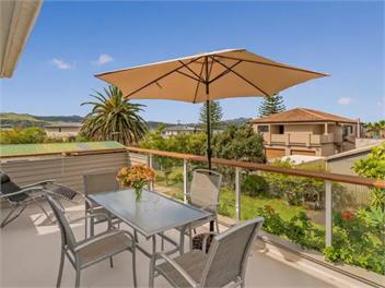 Hosts on the Coast View to Mercury - Whitianga