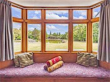 MJ's Retreat, Tongariro Alpine Crossing Special - Ohakune