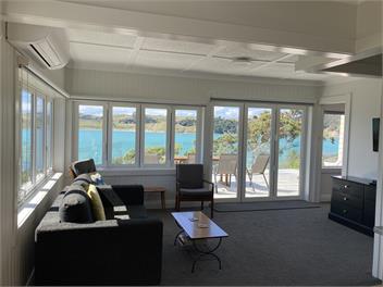 RAGLAN - STUNNING HARBOUR VIEWS - Waikato