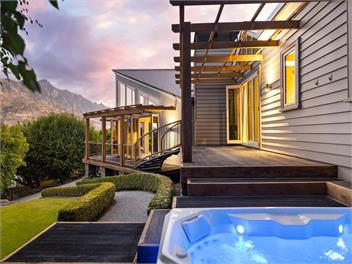 Pinnacle Villa by MajorDomo - Queenstown