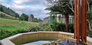 Secluded Kenepuru Retreat. Beach, Bush & 50ha Farm - Picton