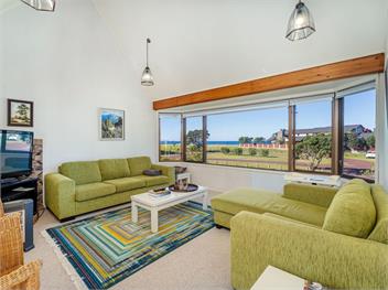 Beachfront Landing (Bachcare) - Pauanui