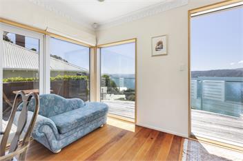 Stay over the Harbour - Beautiful Miramar Villa - Wellington