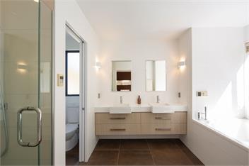 Lakeview Paradise: 3BR, Hot Tub, BBQ, Garden - Queenstown