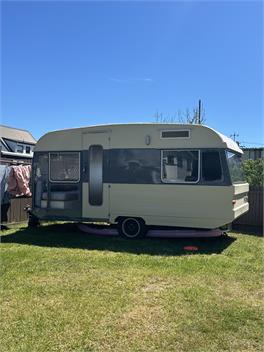 SURF Shack - Whangmata