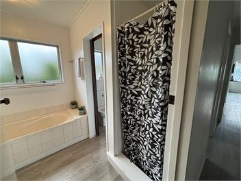 Spacious Group‑Friendly Napier Home with Pool – Ideal for Teams & Families - Napier