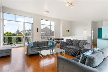 Ocean Road Beach House - Whangamata
