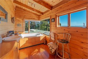 Hilltop Ocean Views - Twin Outdoor Baths & Pool -