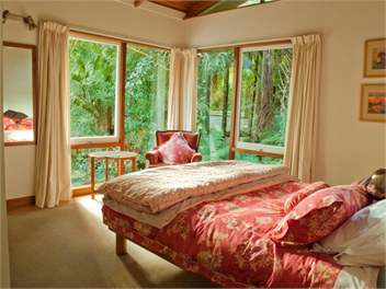 CITY-BUSH RETREAT : ALL INCLUSIVE FULLY FURNISHED QUALITY APARTMENT - Auckland 0604