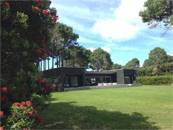 Holiday Home in Matarangi Beach, Coromandel - Matarangi
