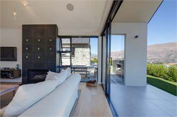 Infinity Drive | Sleeps 8 | Lake & Mountain Views | Spa Pool | Close To Walking/Biking Tracks - Wanaka