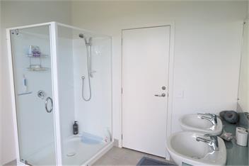 Kaka Lodge (4 bedroom) at Kotare House - Auckland