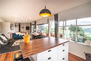The Grandstand (Bachcare) - Akaroa
